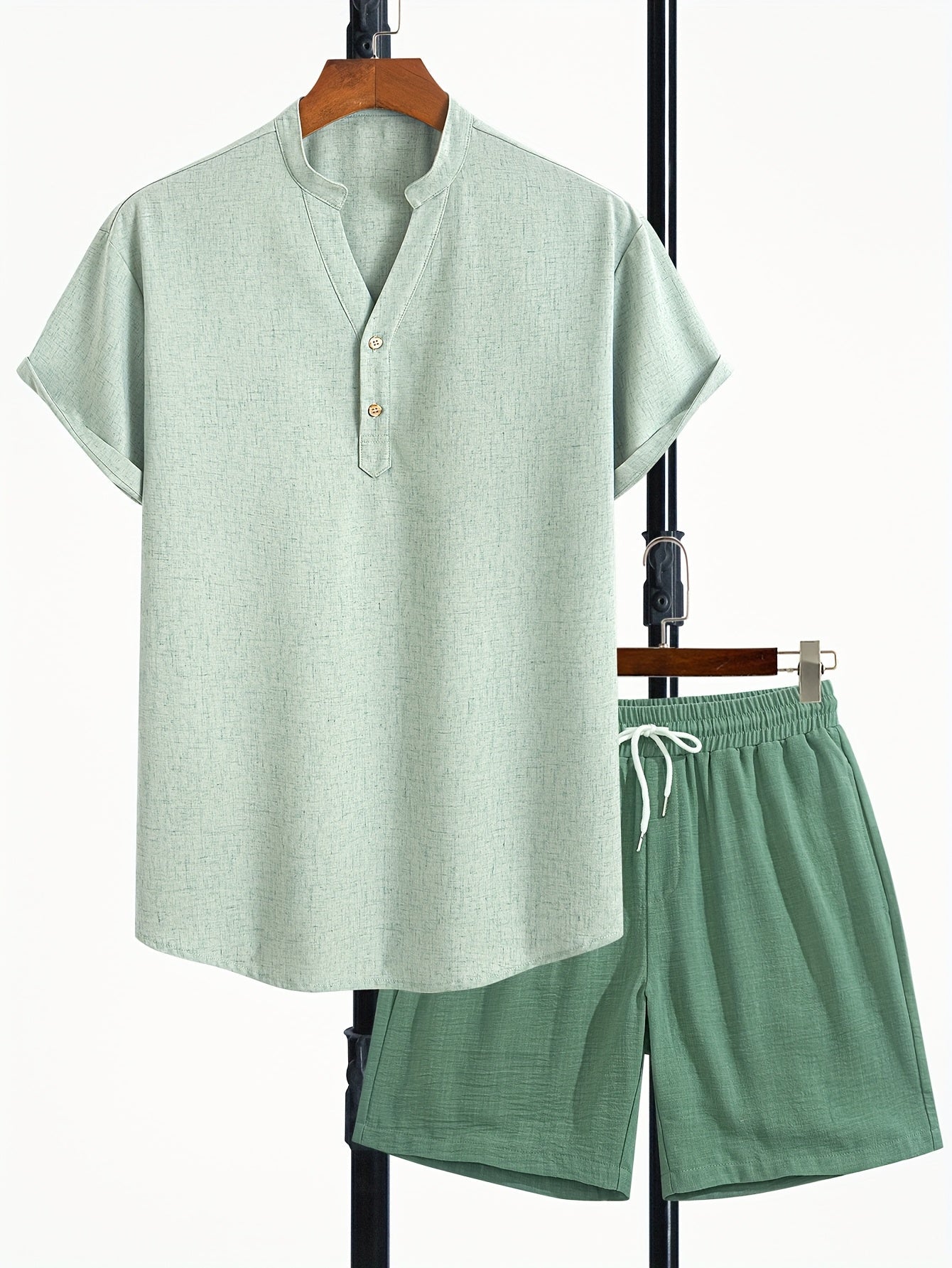 Herren Freizeit Set – Modernes Henley Shirt mit Shorts, Zweiteiliges Outfit für entspannte Anlässe