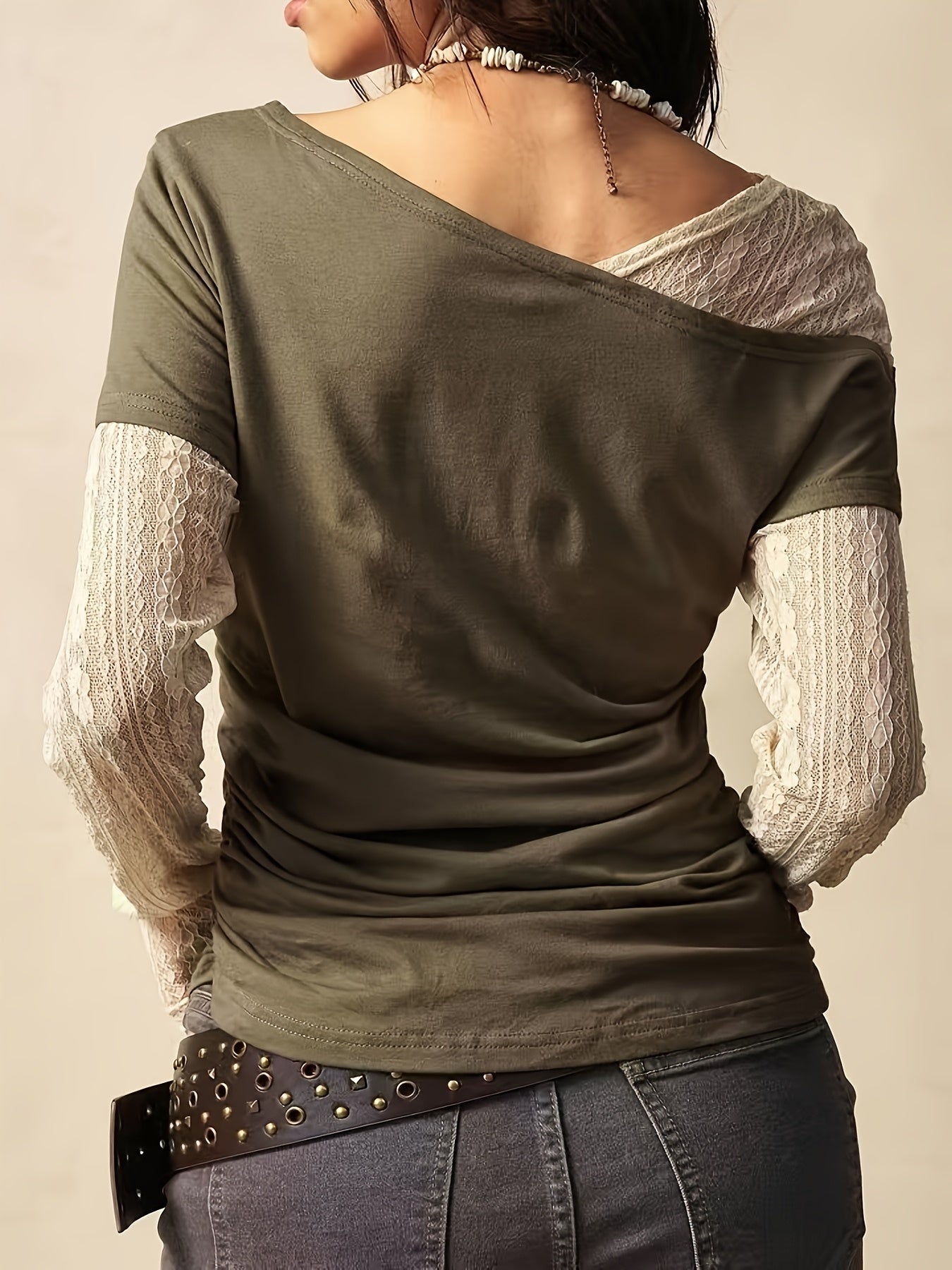 Damen Off-Shoulder T-Shirt mit Schriftzug & geraffter Taille