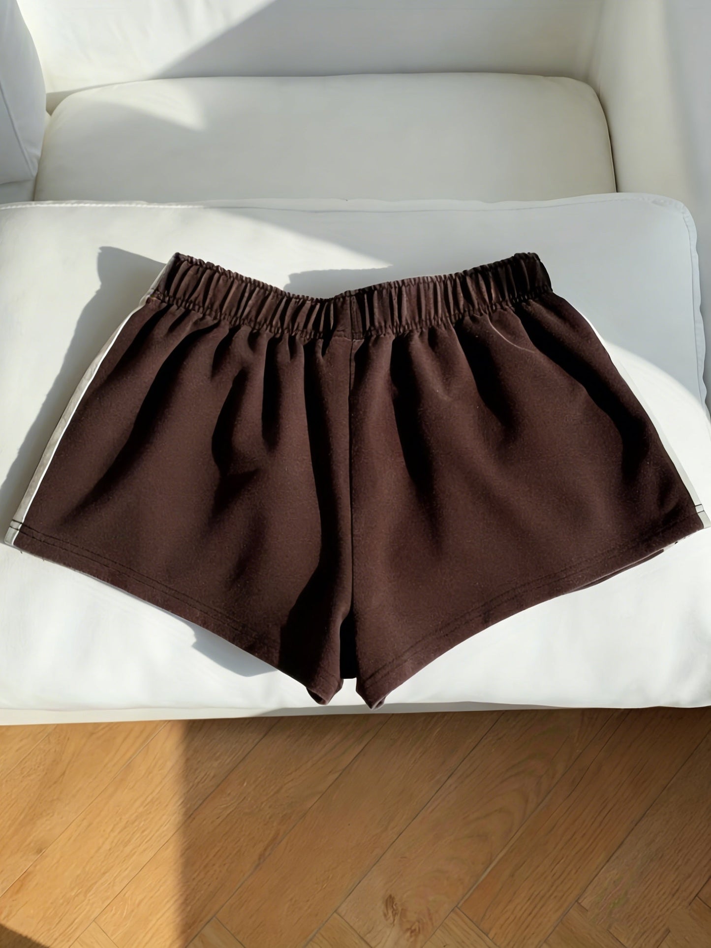 Damen Sport Shorts mit Streifen – Lässige Fitness & Freizeitshorts