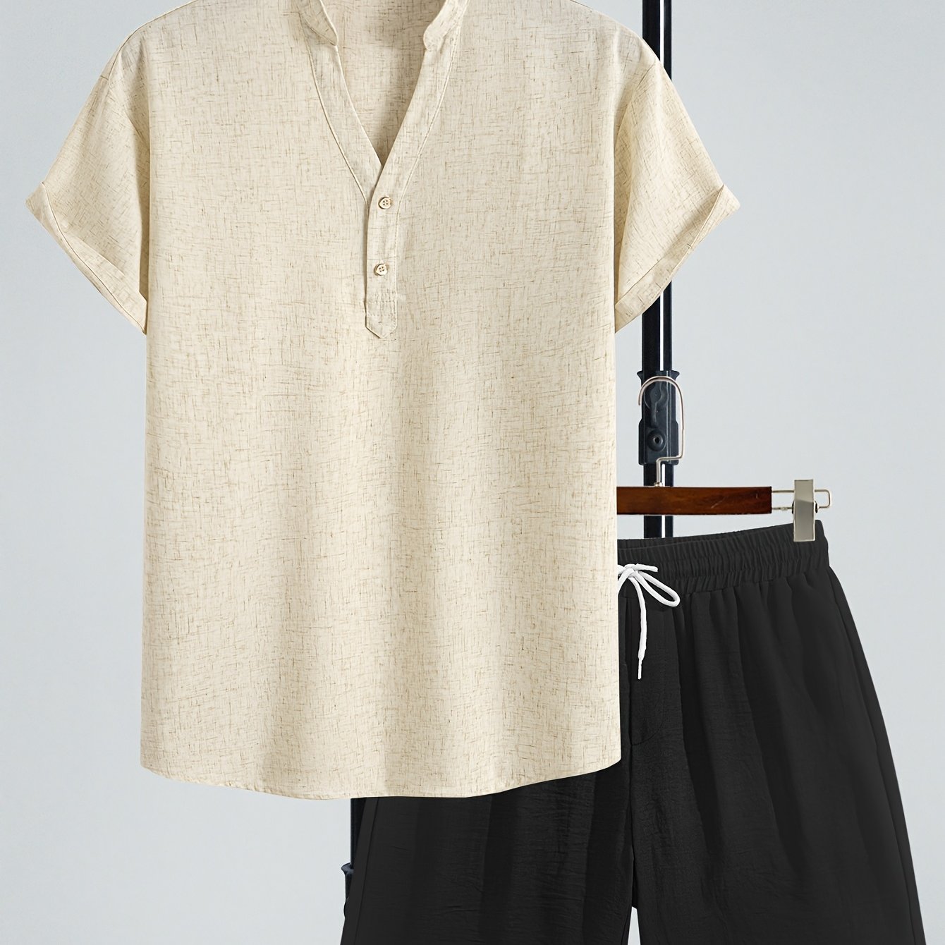 Herren Freizeit Set – Modernes Henley Shirt mit Shorts, Zweiteiliges Outfit für entspannte Anlässe