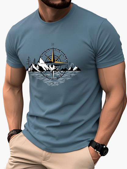 Herren T-Shirt mit Kompass und Bergmotiv – Outdoor Abenteuer, Freizeit & Reisen