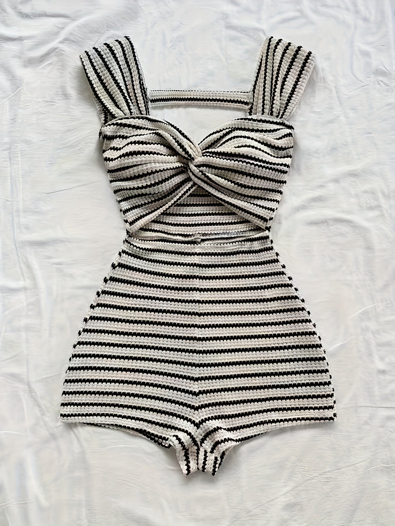 Damen Strick-Overall mit Streifen und Twist-Front – Einteiler Retro Style für Freizeit & Urlaub