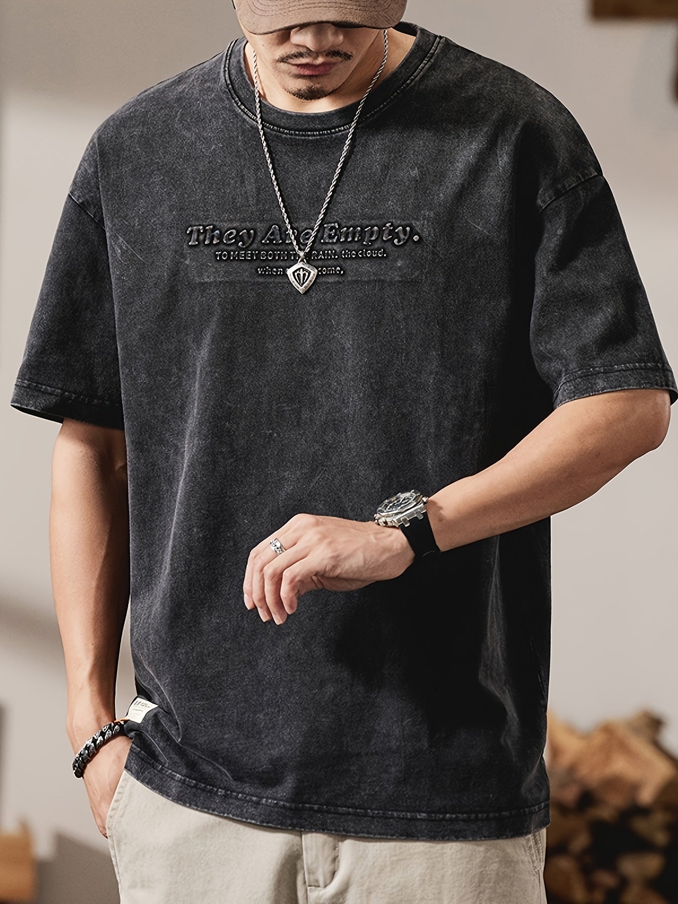 Herren Oversize Streetwear T-Shirt mit Prägung – Moderner Urban Style
