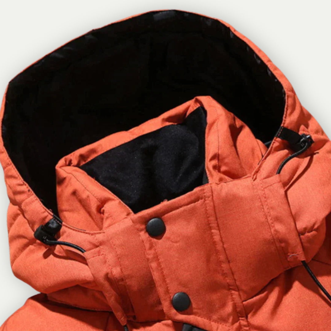 Herren-Winterjacke mit Kapuze und funktionalem Design