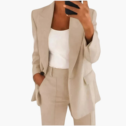 Damen Hosenanzug im eleganten Business-Look