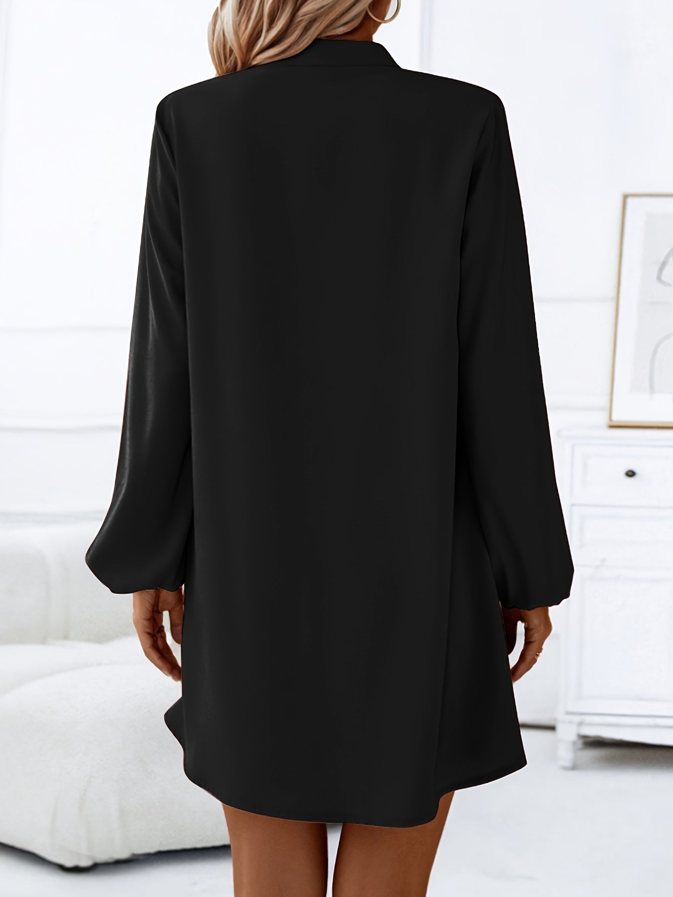 Damen Elegantes Freizeitkleid mit Knopfleiste und V-Ausschnitt – Lässig Modern für Alltag & Büro