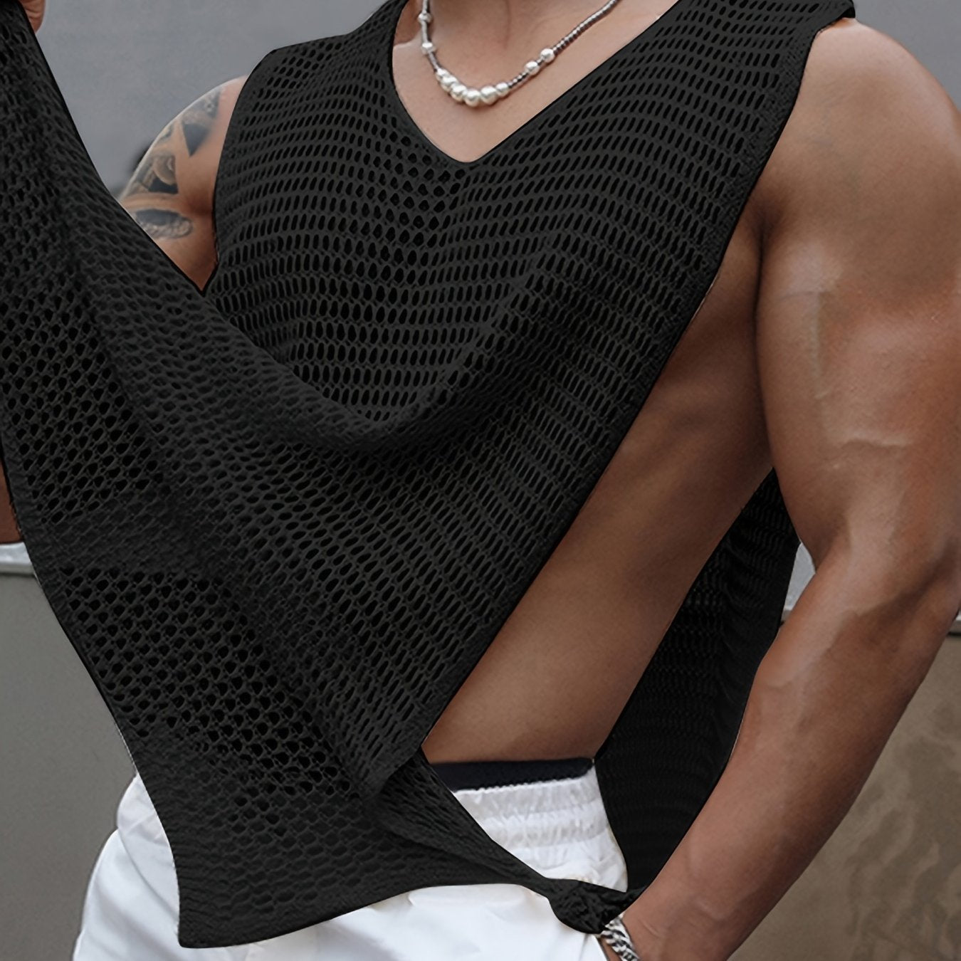Herren Mesh-Top mit offenen Seiten – Moderner Streetstyle Look für Festivals und Partys