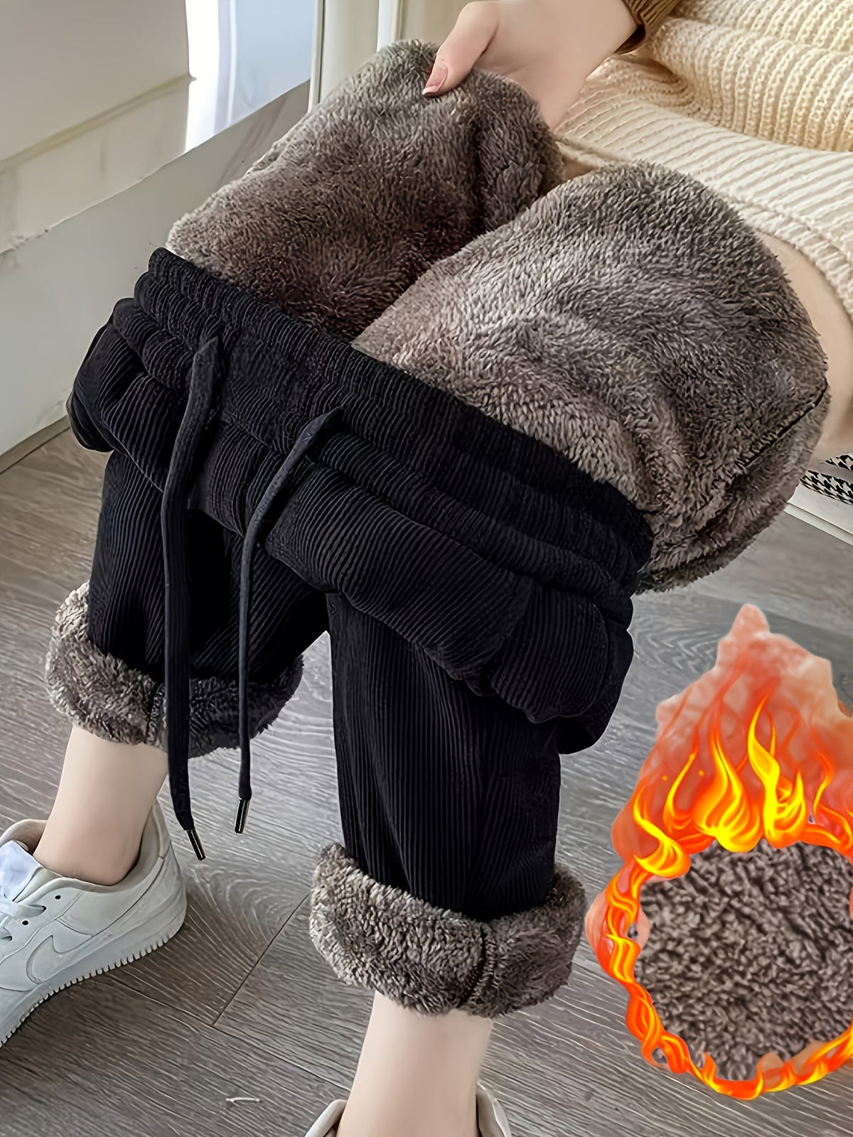 Kordhose gefüttert Schwarz mit elastischem Bund & Kordelzug