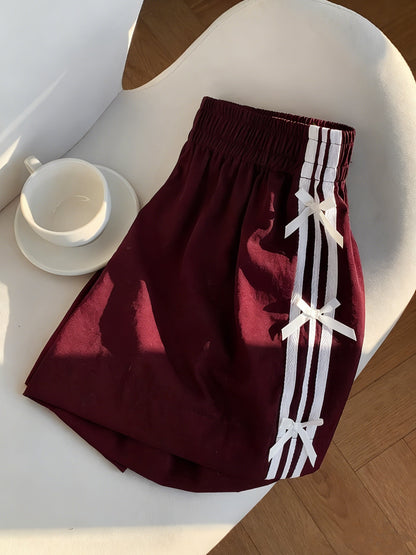 Damen Freizeitshorts mit Schleifen und Streifen – Lässiger Sommer-Look für Urlaub und Alltag