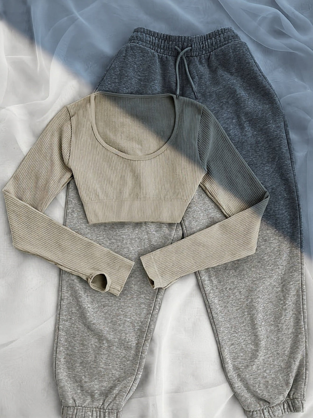 Damen Sport-Set: Geripptes Crop Top & Jogginghose mit Kordelzug - Grau