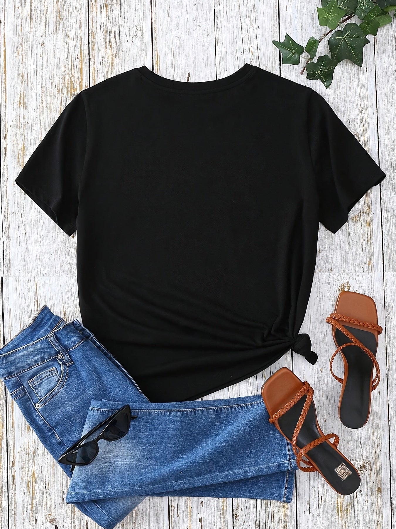 Damen T-Shirt mit floraler Boho-Feder Grafik – Modisches Freizeitshirt für Frühling und Sommer