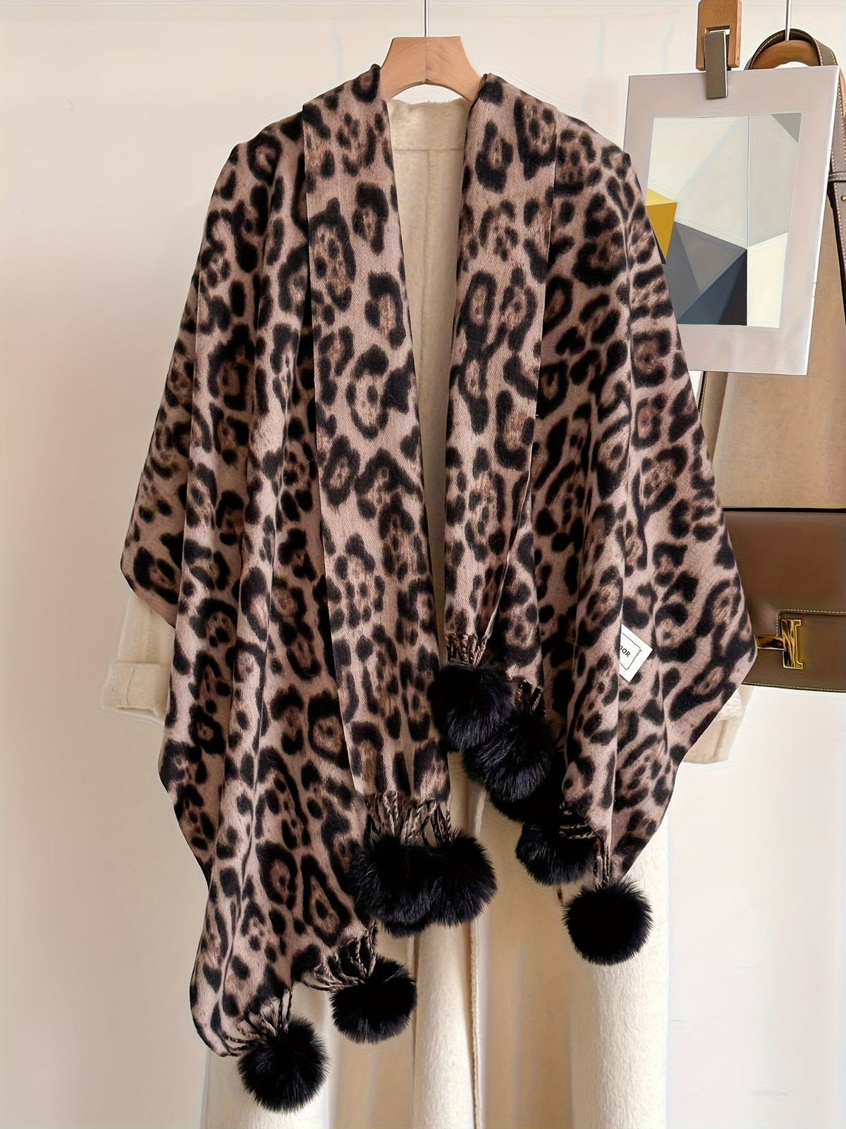 Damen Schal mit Leopardenmuster und Bommeln Weiches Material Animal Print Warmer Umhang