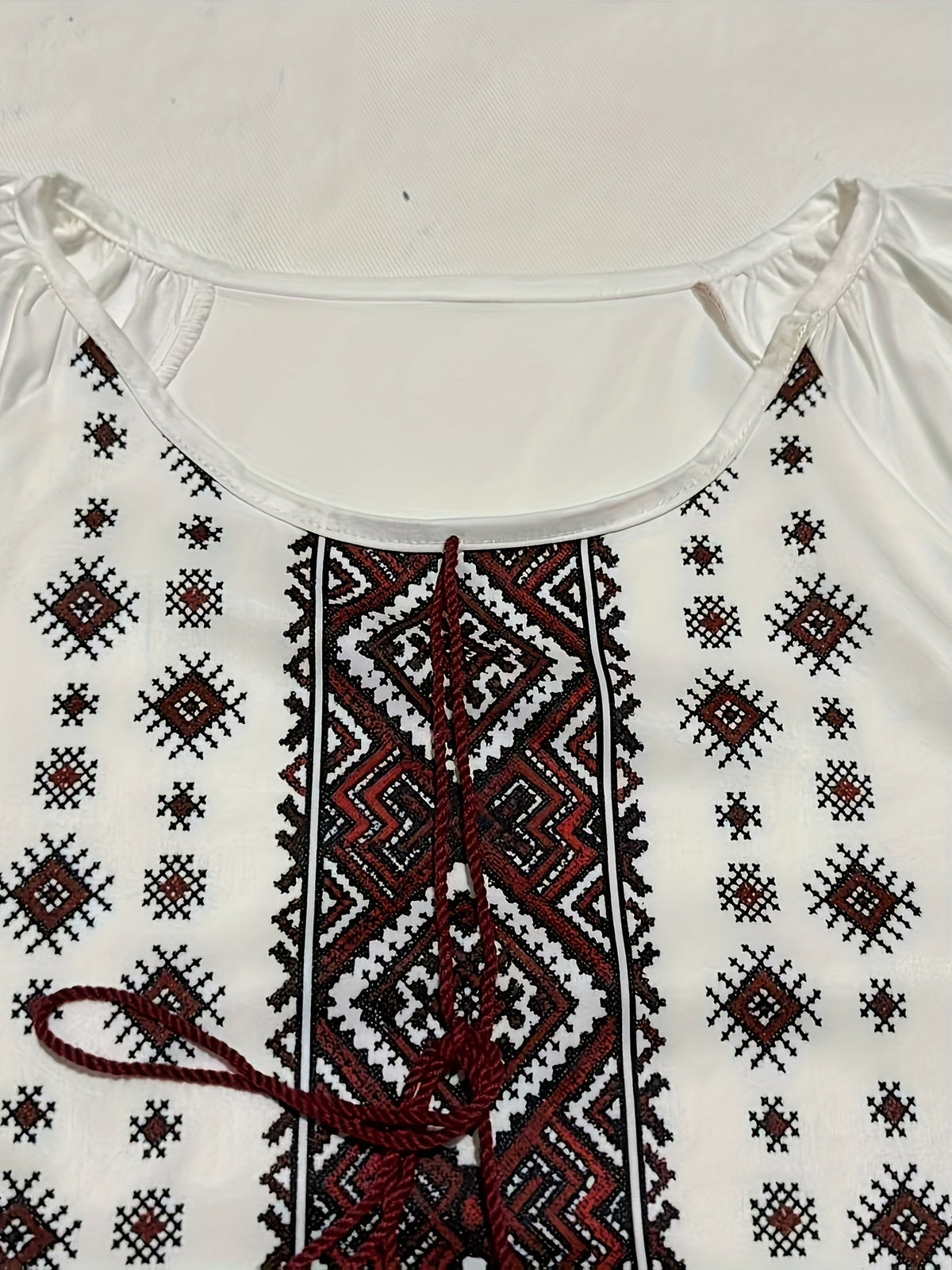 Damen Bluse mit Stickerei Weiß Rote Ethno-Muster Lange Ärmel