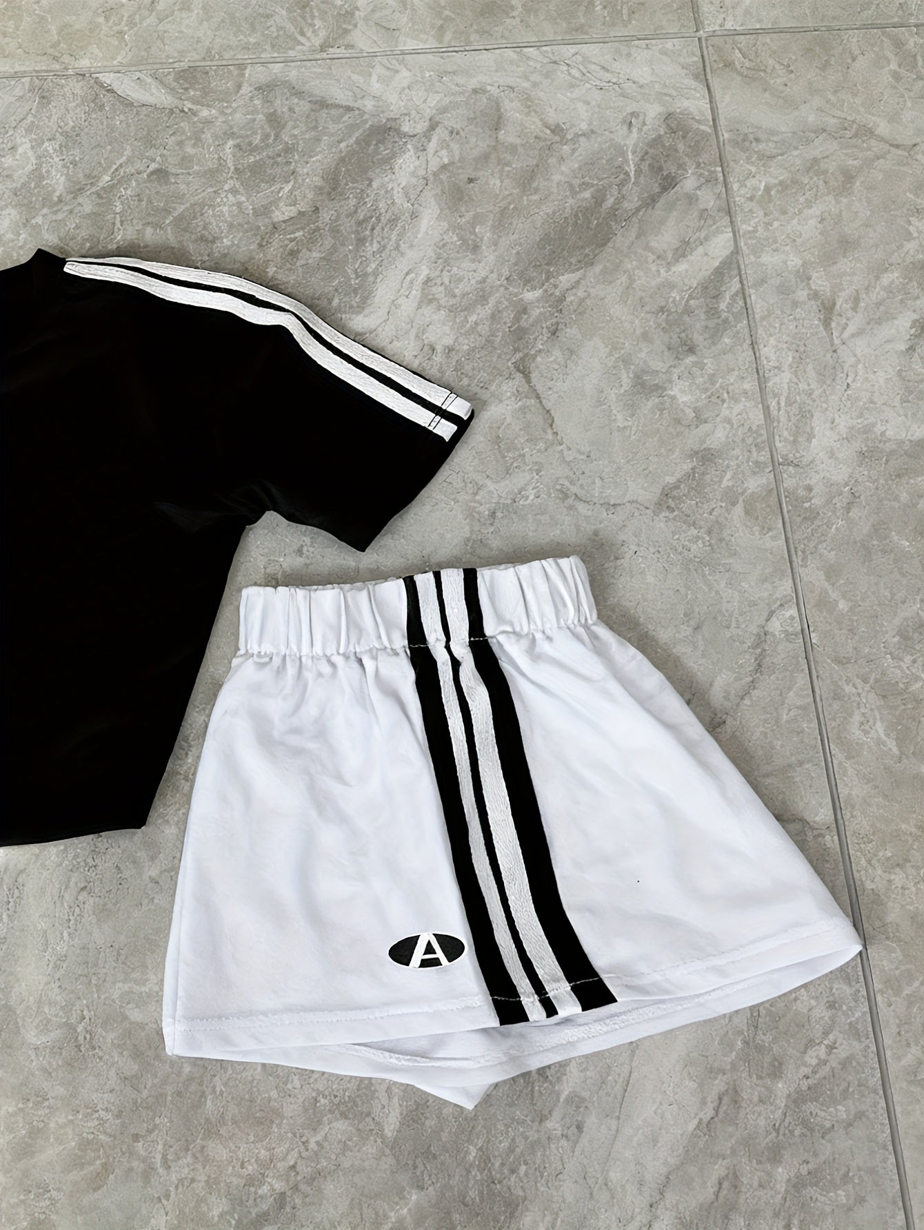 Damen Sport-Set Zweiteiler Crop Top und Shorts – Athleisure Outfit für Fitness, Training und Freizeit