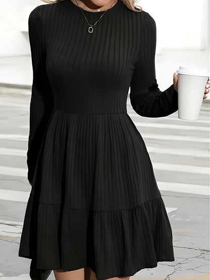Schwarz Geripptes Minikleid mit Langarm und Stufenrock