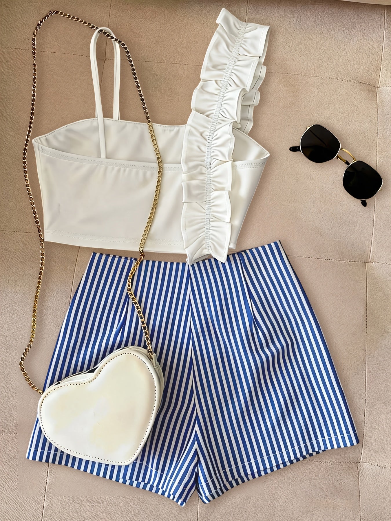 Damen Zweiteiler Set – Modisches Rüschen-Bustier & Gestreifte High-Waist Shorts, Stilvolles Outfit für Alltag & Freizeit