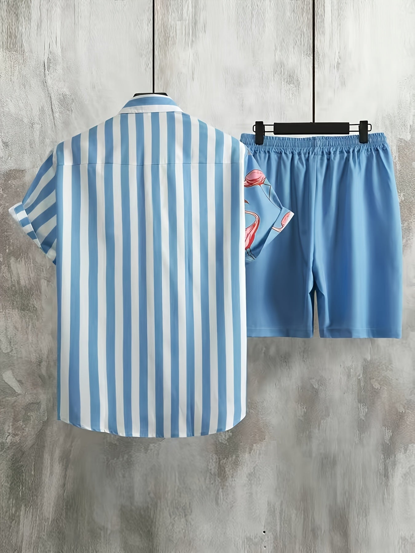 Herren Sommer Freizeitset mit Flamingo- und Streifenmuster – Modisches Kurzarm-Hemd & Shorts – Perfekt für Urlaub und Alltag