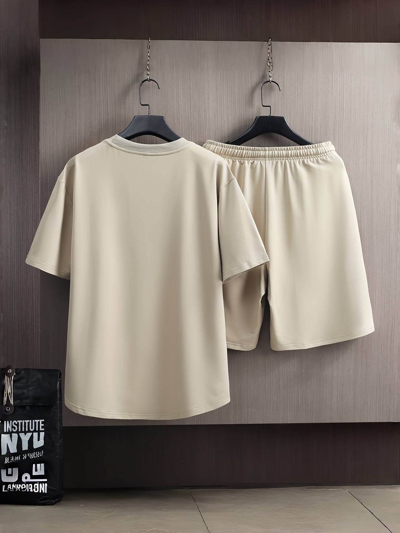 Herren Freizeit Set T-Shirt und Shorts – Modernes Lounge Outfit für Alltag und Sport