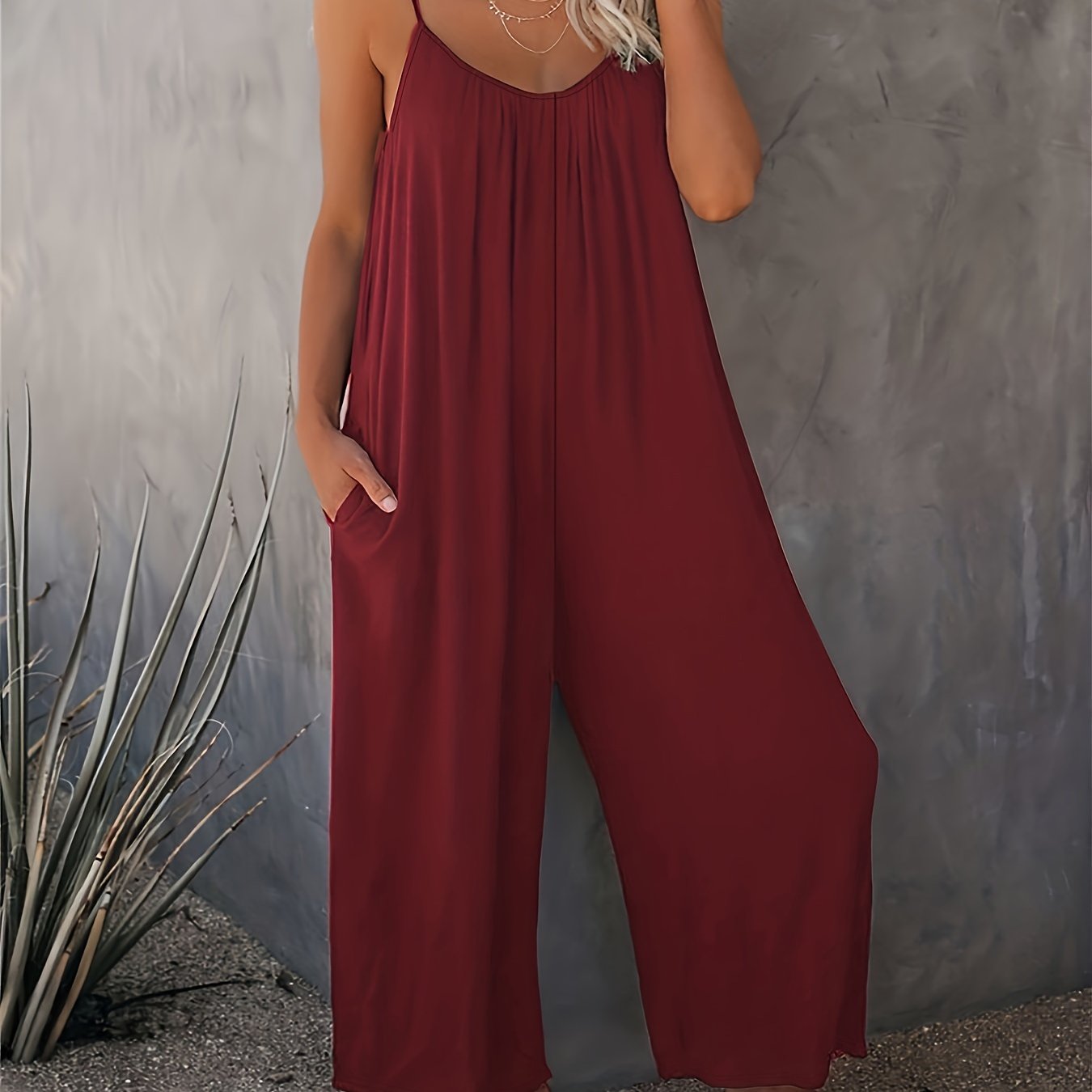Damen Jumpsuit mit Spaghettiträgern – Lässiger Einteiler für Alltag und Urlaub