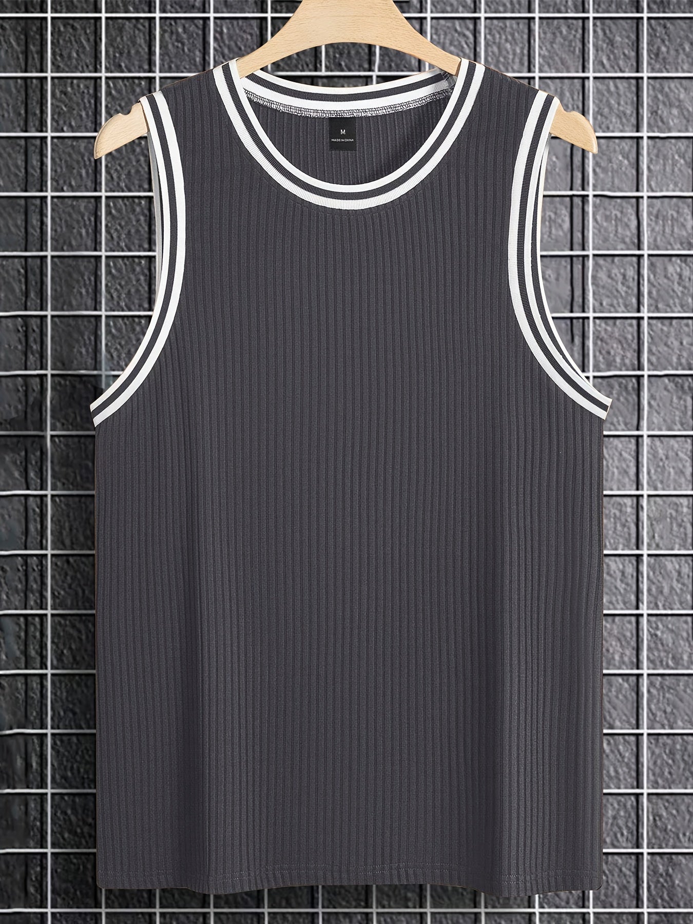 Herren Sportliches Tanktop mit Kontrast-Details – Athletischer Look für Freizeit und Training