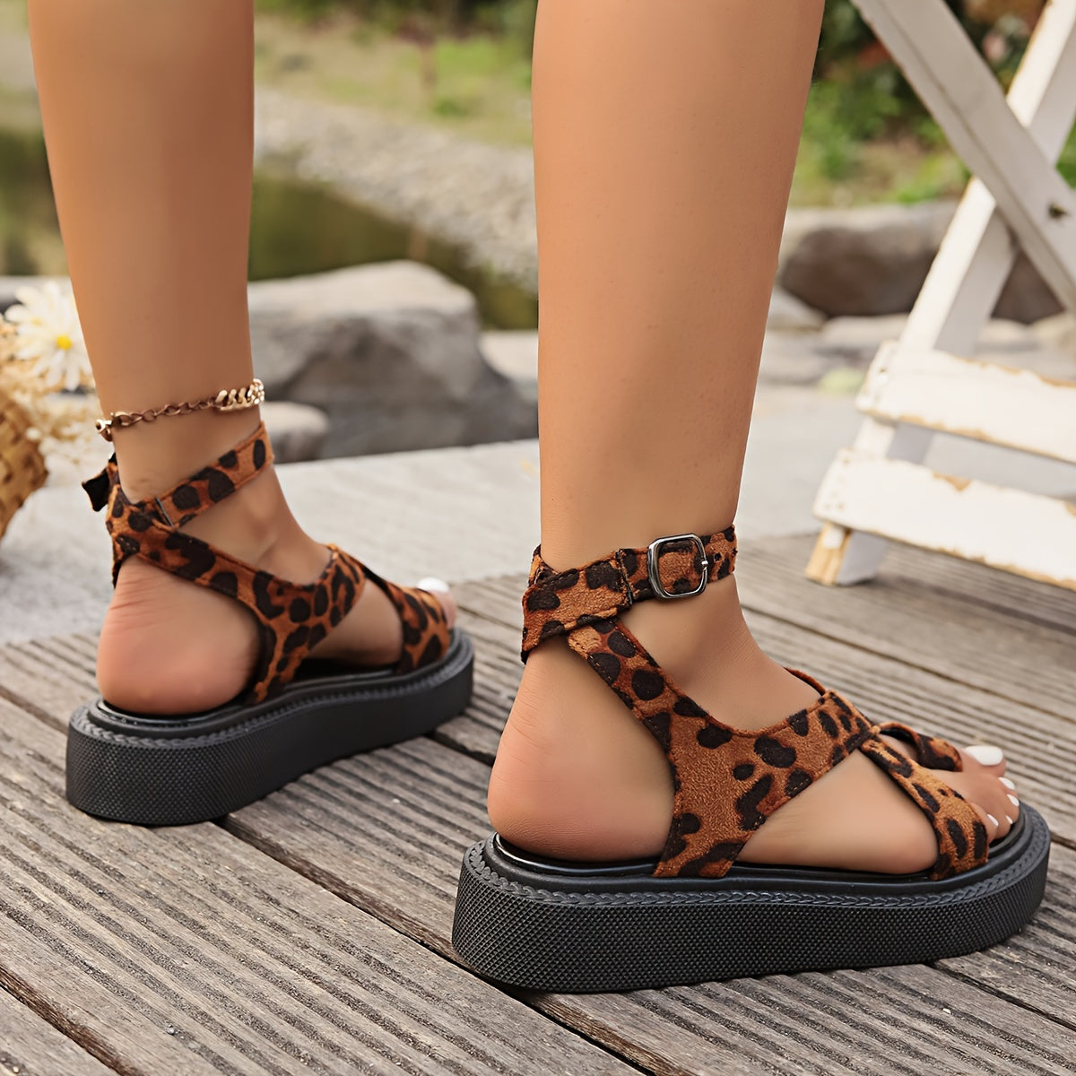 Damen Plateau-Sandalen mit Leopardenmuster – Modische Sommer-Sandaletten mit Riemchen und Schnalle