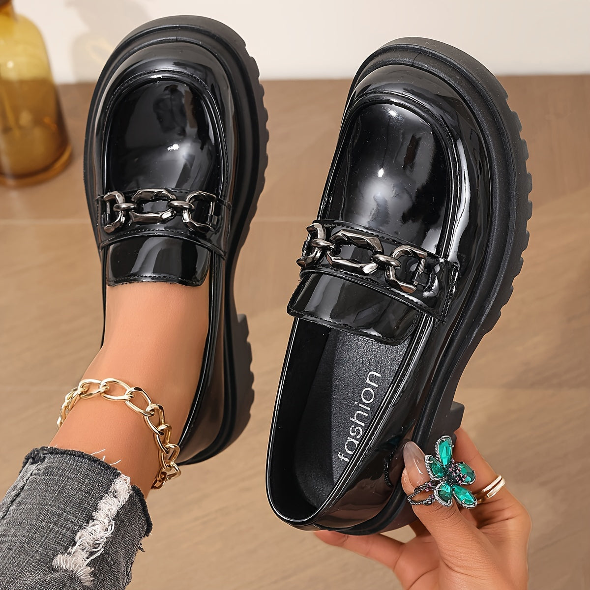 Damen Loafer mit Kettendetail – Elegante Slip-On Halbschuhe für Alltag und Büro