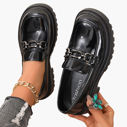 Damen Loafer mit Kettendetail – Elegante Slip-On Halbschuhe für Alltag und Büro