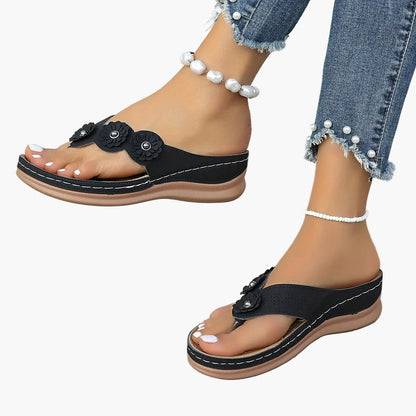 Damen Casual Zehentrenner Sandalen mit Blumenapplikation – Bequeme Sommerschuhe für Freizeit und Alltag