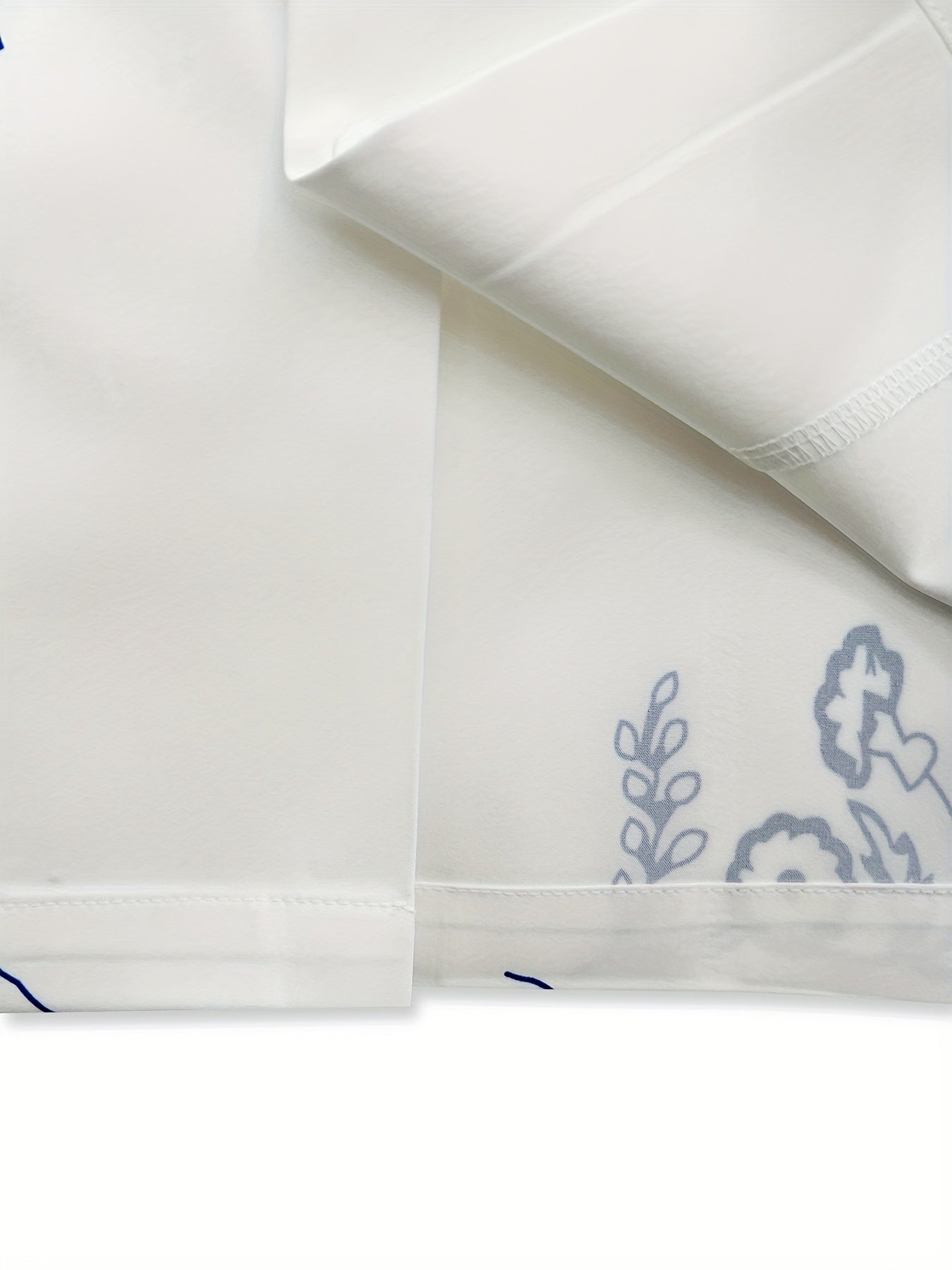 Herren Kurzarm-Resorthemd mit künstlerischem floralen Line-Art-Design – Modernes Freizeitshirt für stilvolle Sommermomente