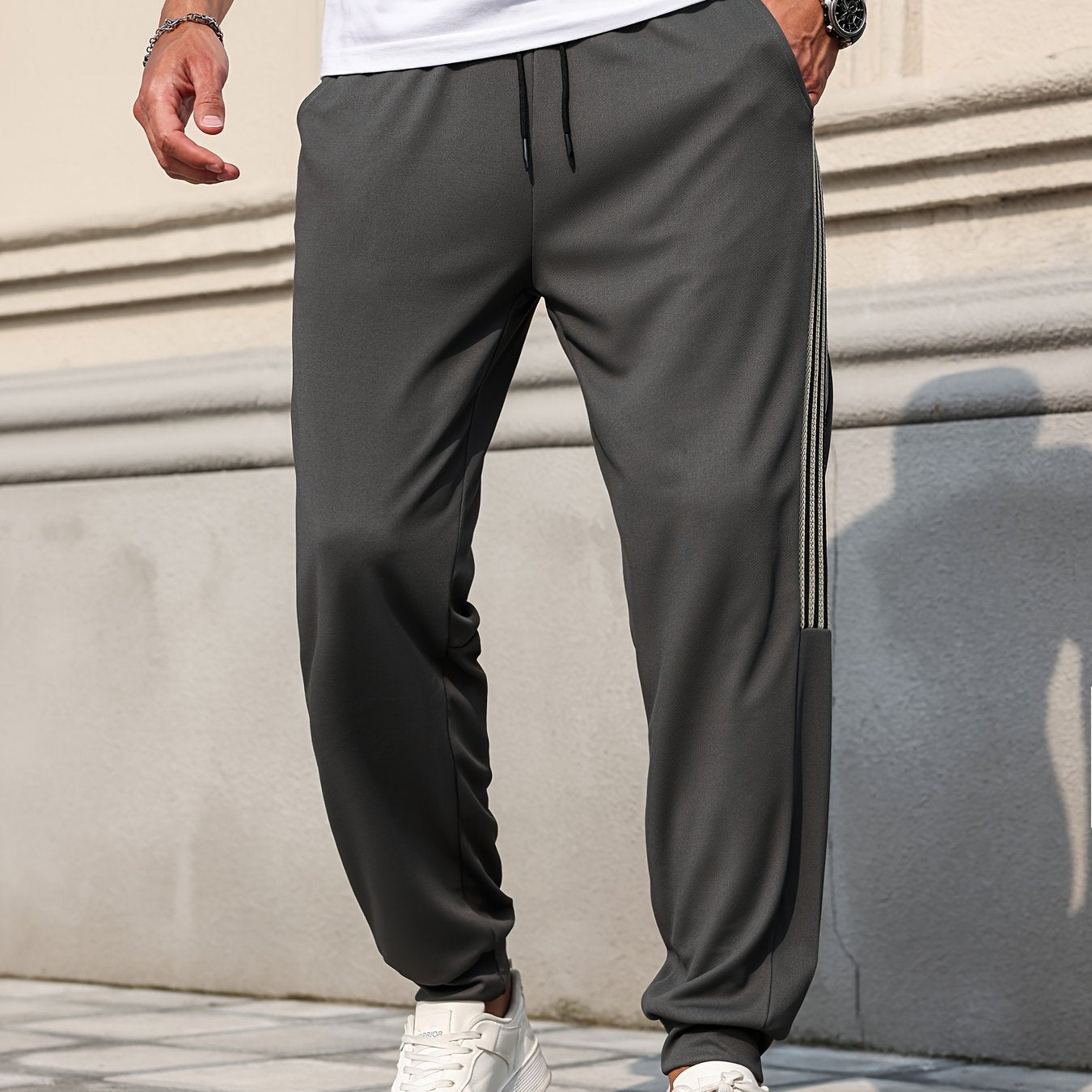 Herren Jogginghose mit Seitlicher Streifen-Optik für Sport und Freizeit