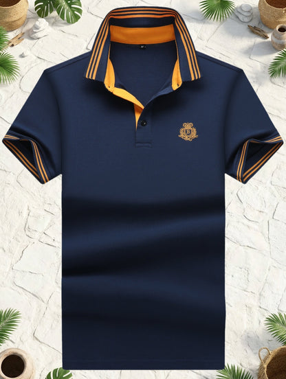 Herren Poloshirt mit gestreiftem Kragen und sportlichem Wappen – Klassischer Freizeitstil