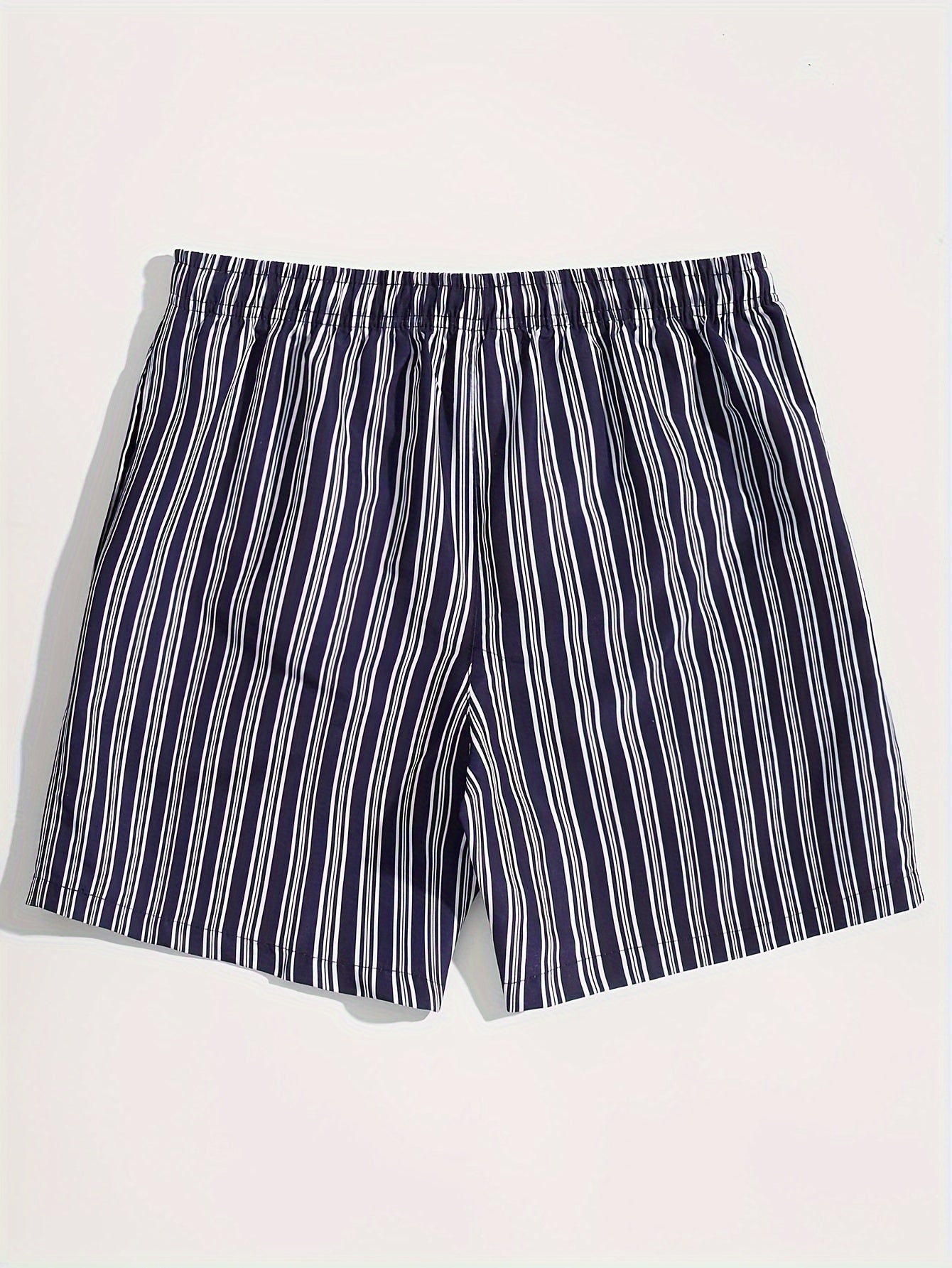 Herren Badeshorts im modernen Streifen-Design – Freizeit & Strandmode
