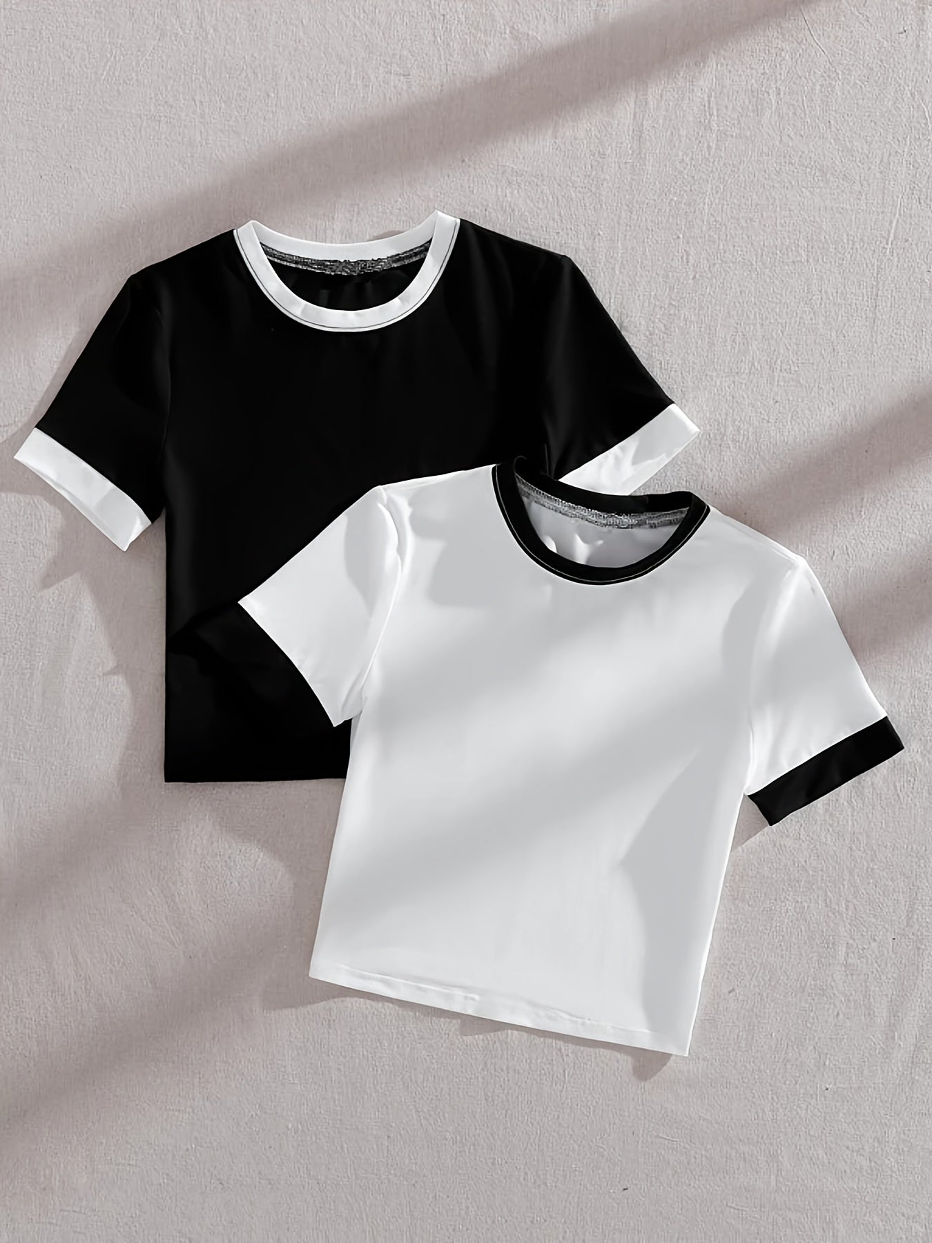 Unisex Kontrast-T-Shirt im modernen Casual-Stil – Perfekt für Alltag & Freizeit