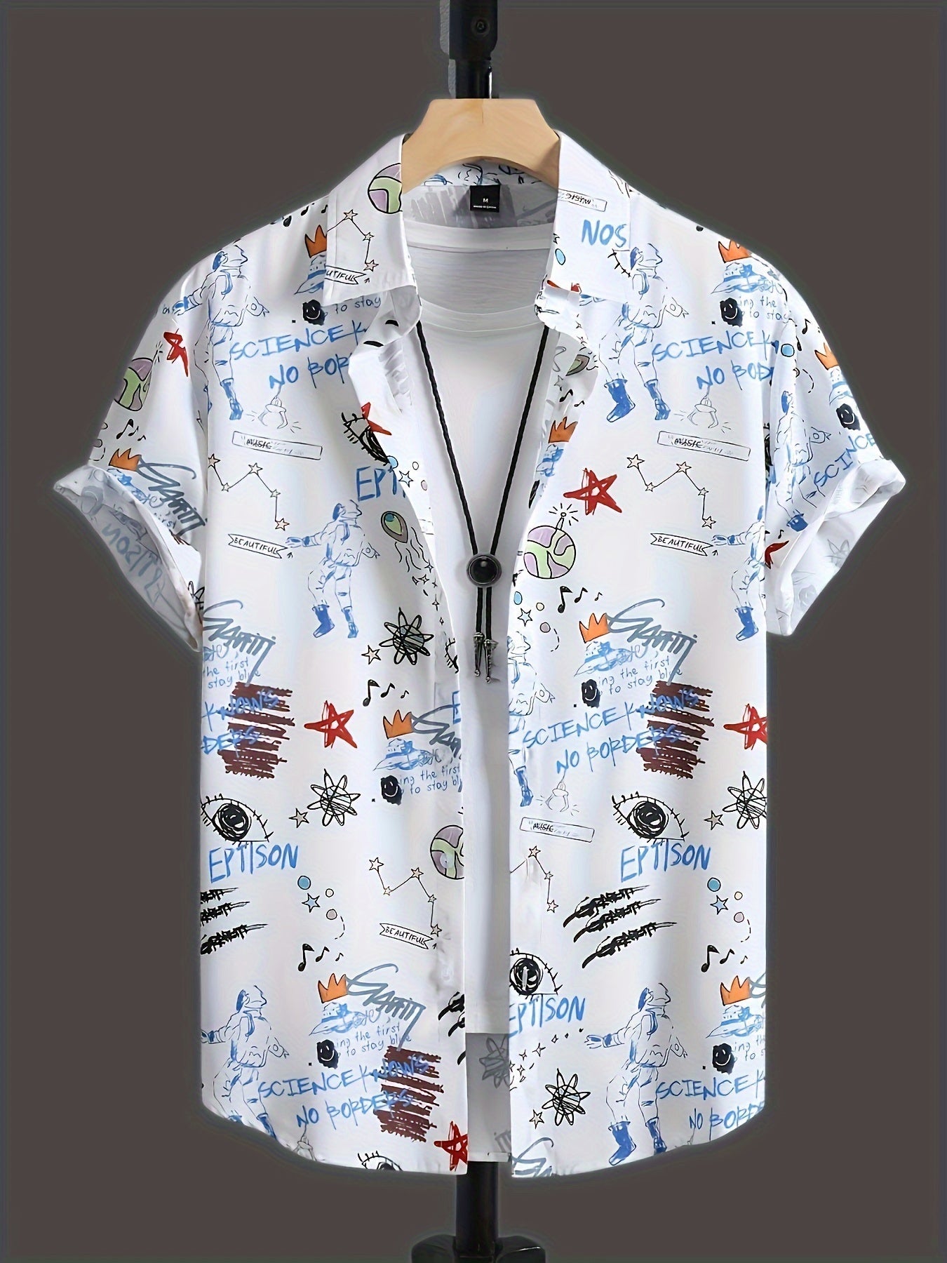 Herren Kurzarm Hemd mit Graffiti-Print – Urban Streetwear Stil für Freizeit & Alltag
