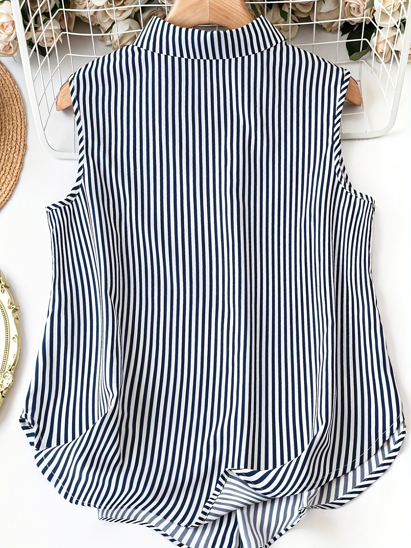 Damen Ärmellose Bluse mit Streifen und Knopfleiste – Eleganter Sommer-Look, Büro & Freizeit