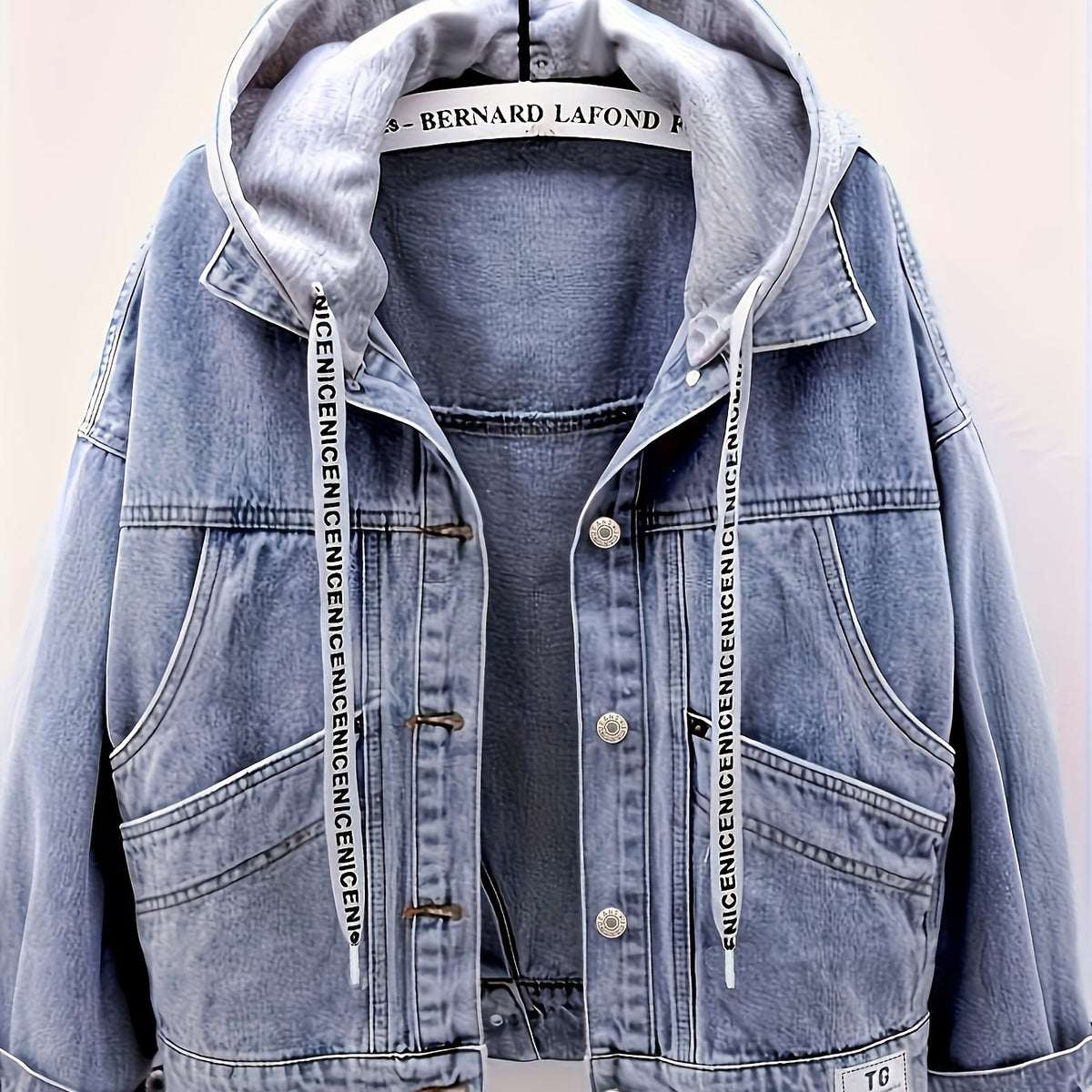 Jeansjacke mit Kapuze für Damen, hellblau, lässiger Stil, Oversize-Schnitt