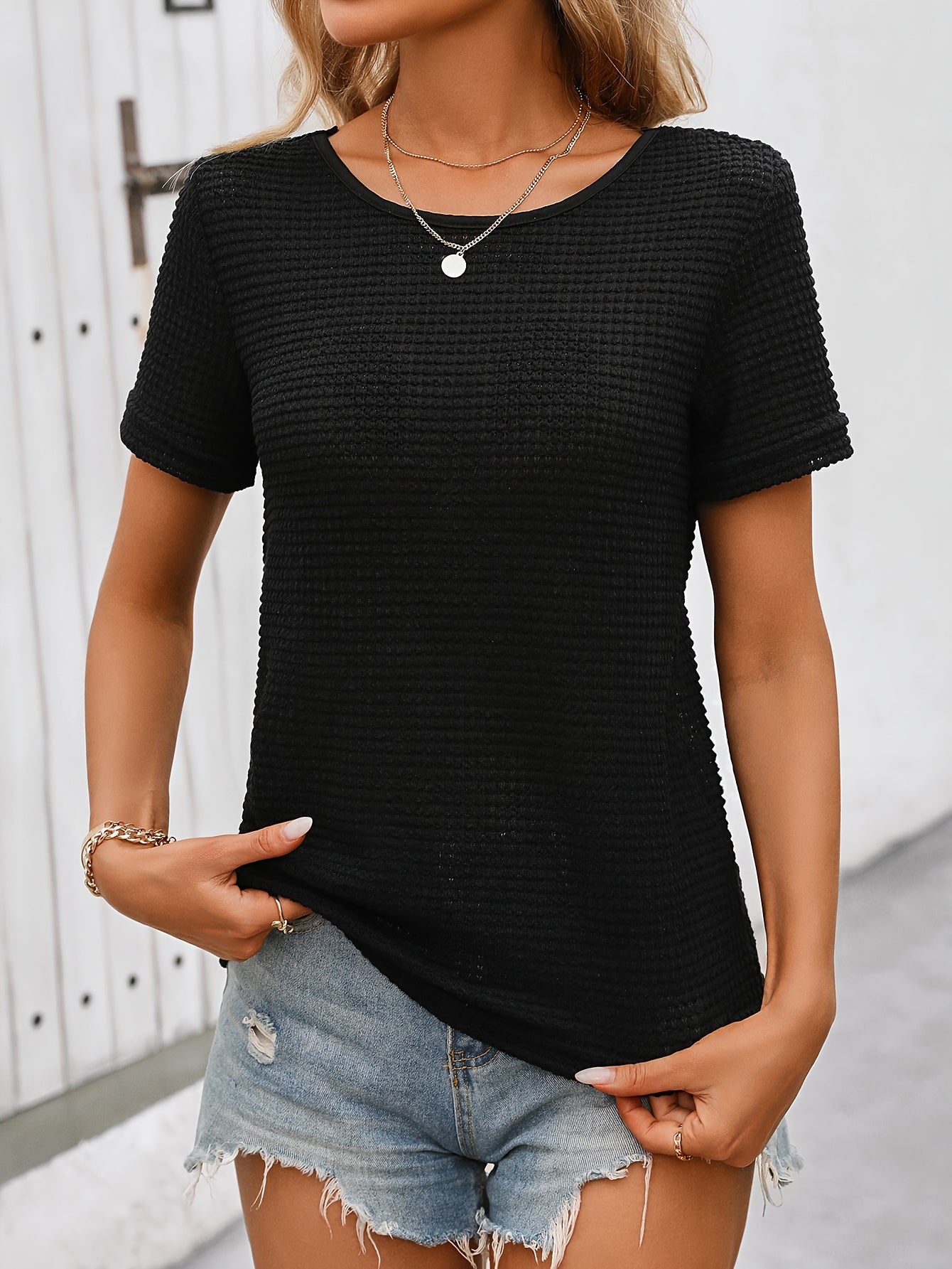 Damen Spitzen-Top mit Rückenausschnitt und Schleifendetails – Elegantes Kurzarm Shirt, femininer Stil