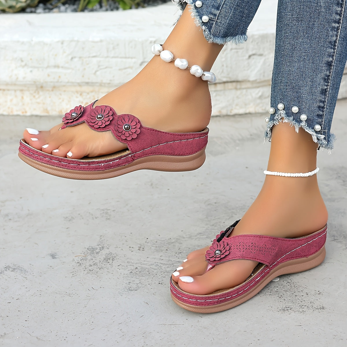 Damen Casual Zehentrenner Sandalen mit Blumenapplikation – Bequeme Sommerschuhe für Freizeit und Alltag