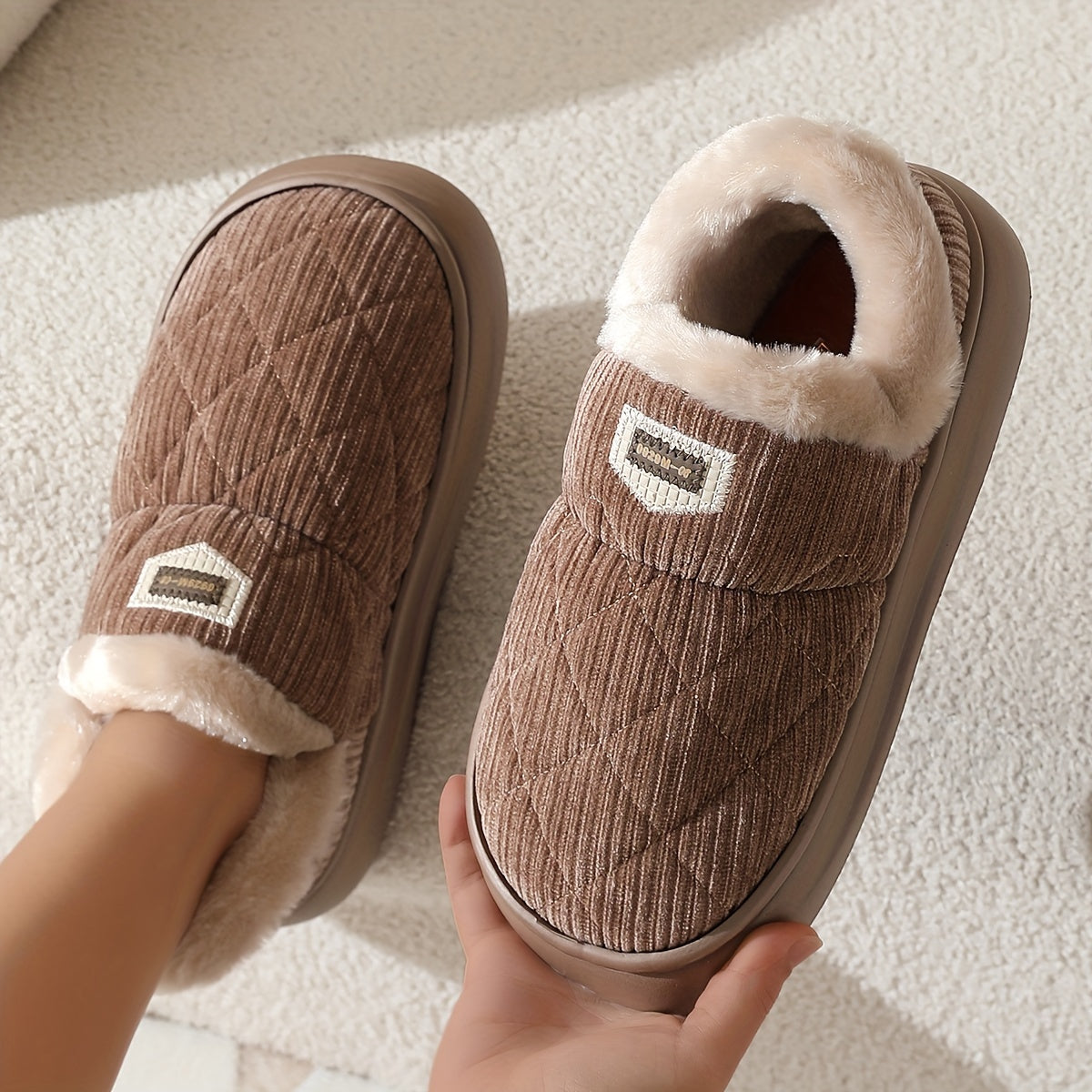 Unisex Winter Hausschuhe, Stepp-Design, weiches Futter, dicke Sohle