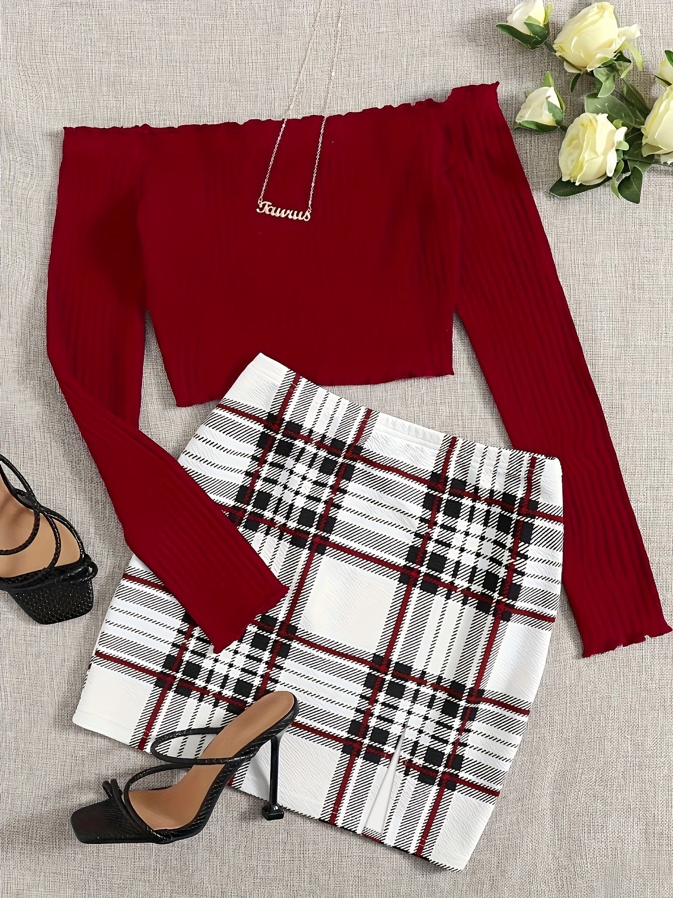 Damen Off-Shoulder Set – Elegantes Party Outfit mit Langarm-Top und Karierter Minirock