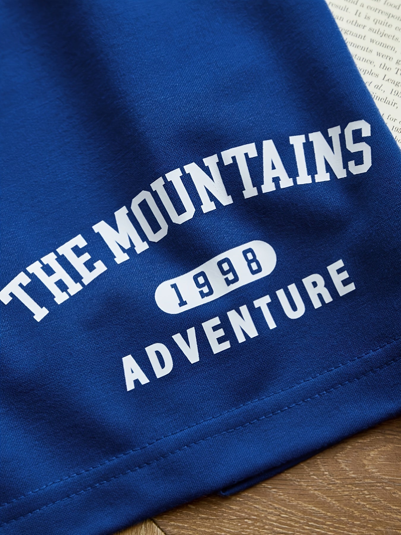 Damen Sport-Set Freizeit Top und Shorts mit Print – The Mountains Adventure, Sommer Loungewear