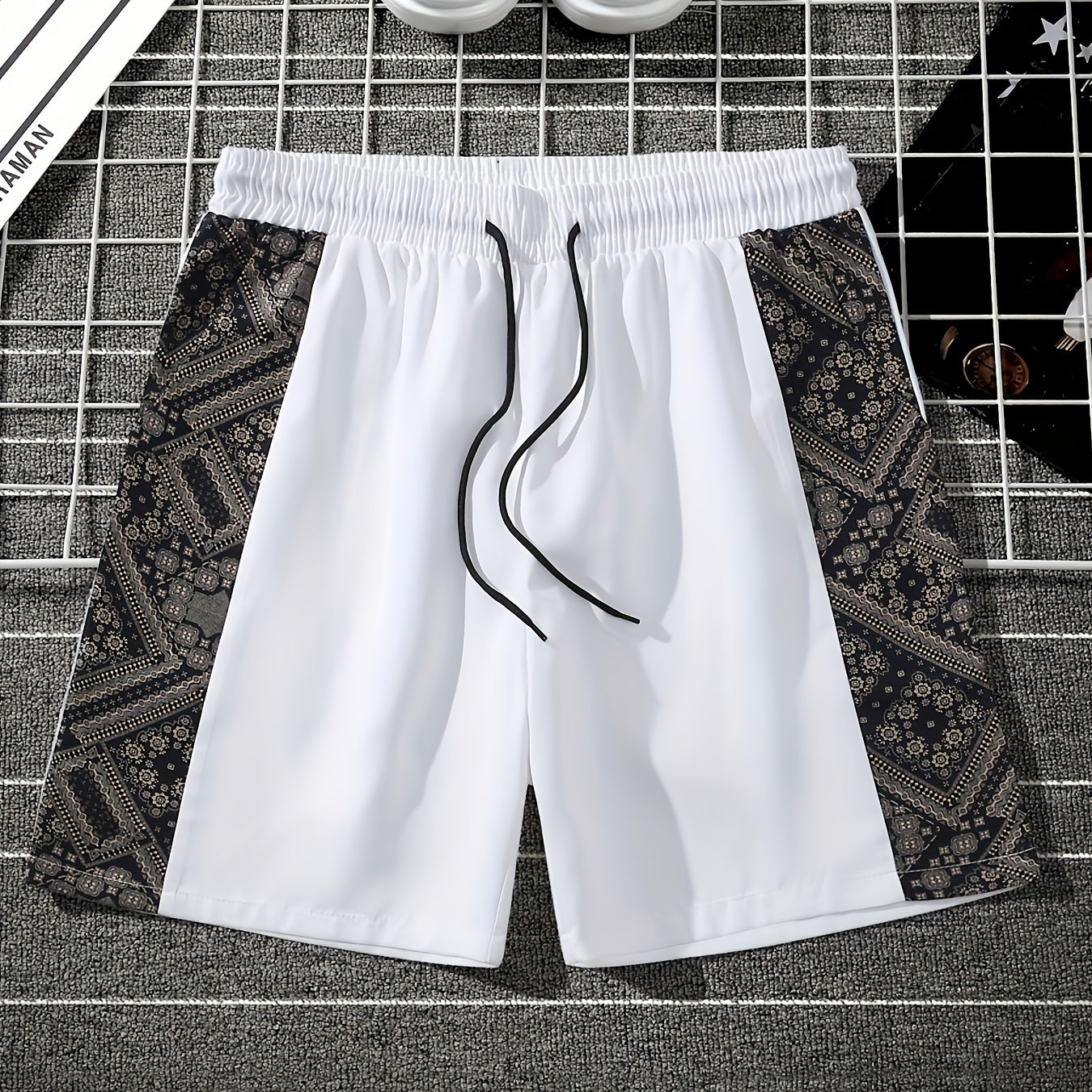 Herren Streetwear Shorts mit Ornamentmuster und grafischen Seiteneinsätzen – Modern Freizeit
