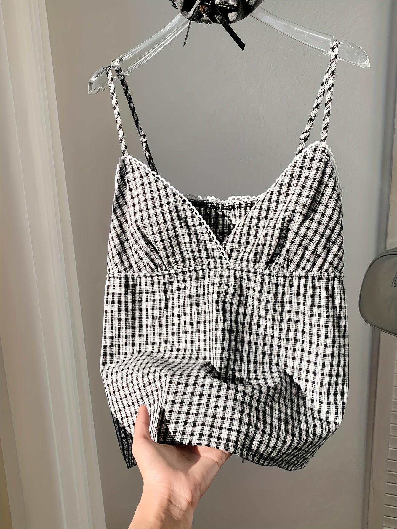 Damen Karierter Ärmelloser Top mit Schmeichelnder Passform – Modischer Freizeit-Look für Sommer & Urlaub