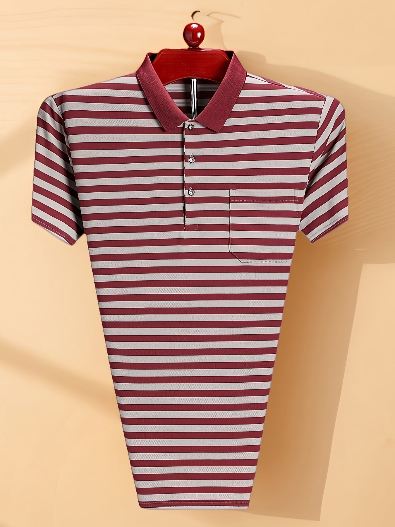 Herren Polohemd mit Streifenmuster und Brusttasche – Klassisch, Elegant, Vielseitig
