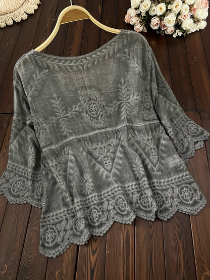 Damen Bluse mit Stickerei und V-Ausschnitt, 3/4-Ärmel, Knopfleiste