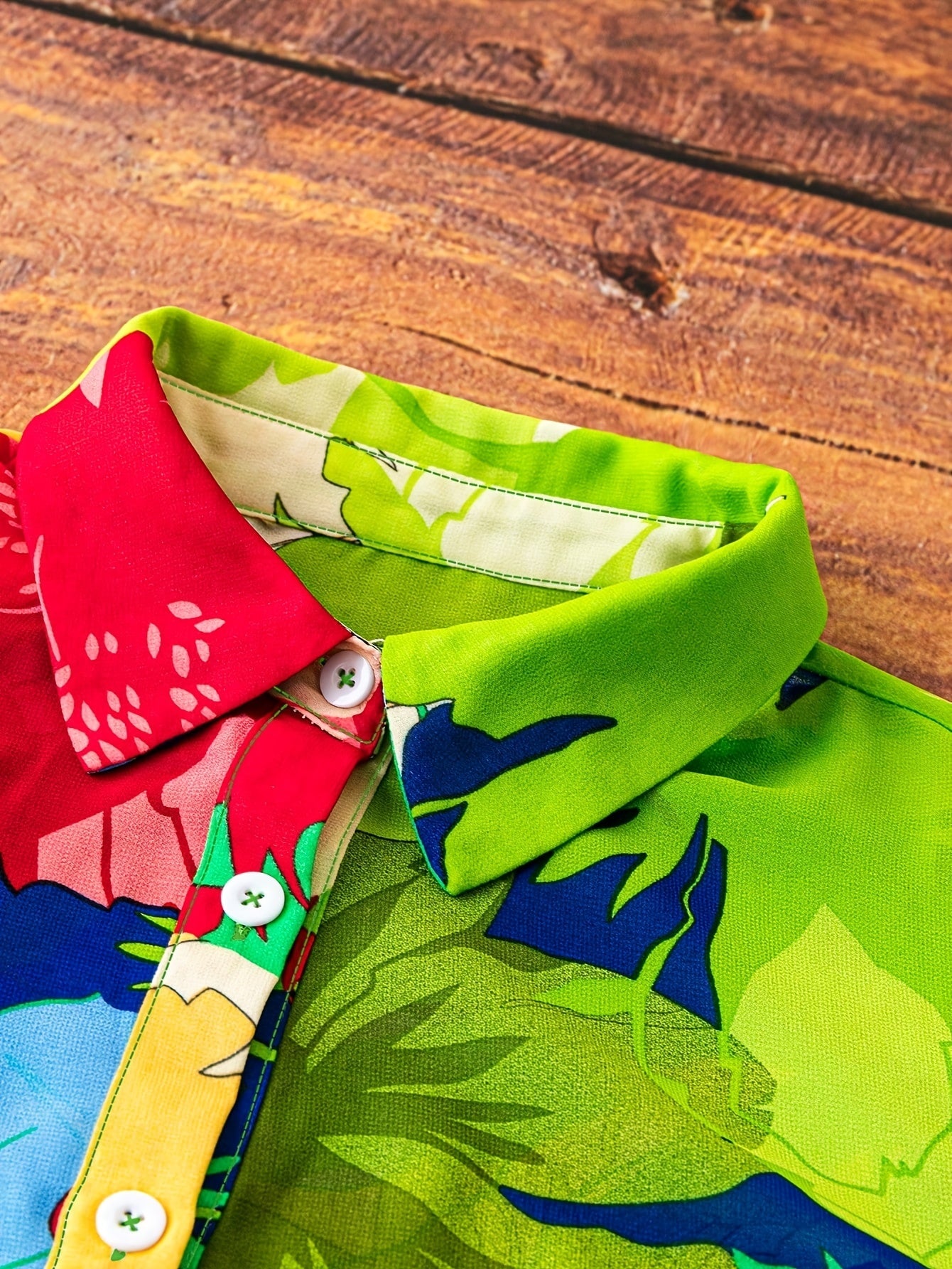 Damen Bluse mit auffälligem Blumenmuster und Puffärmeln – Modische Freizeithemd mit Knopfleiste