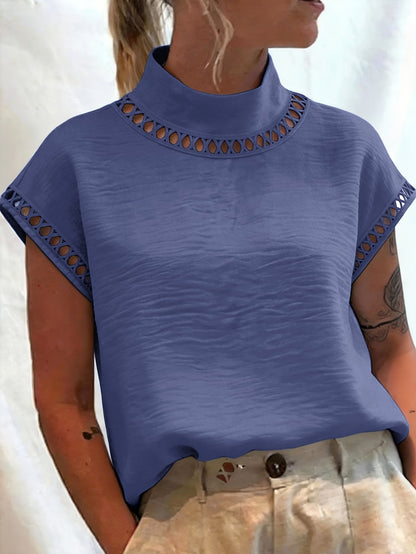Damen Bluse mit Stehkragen und Cut-Out-Details – Eleganter Minimalistischer Stil