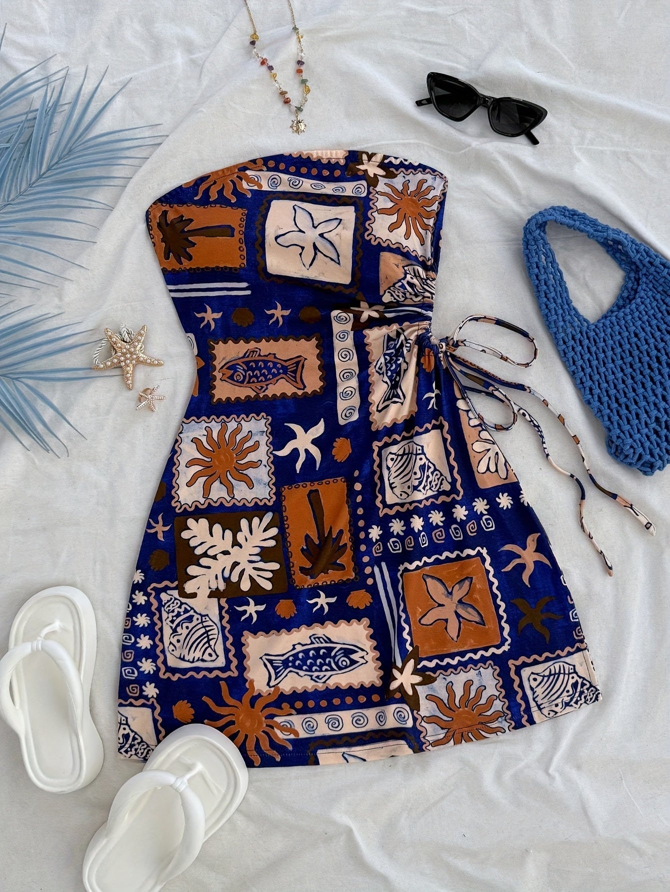 Damen Bandeau Minikleid mit tropischem Strandmuster und seitlicher Schleife – Perfekt für Urlaub & Sommeroutfits