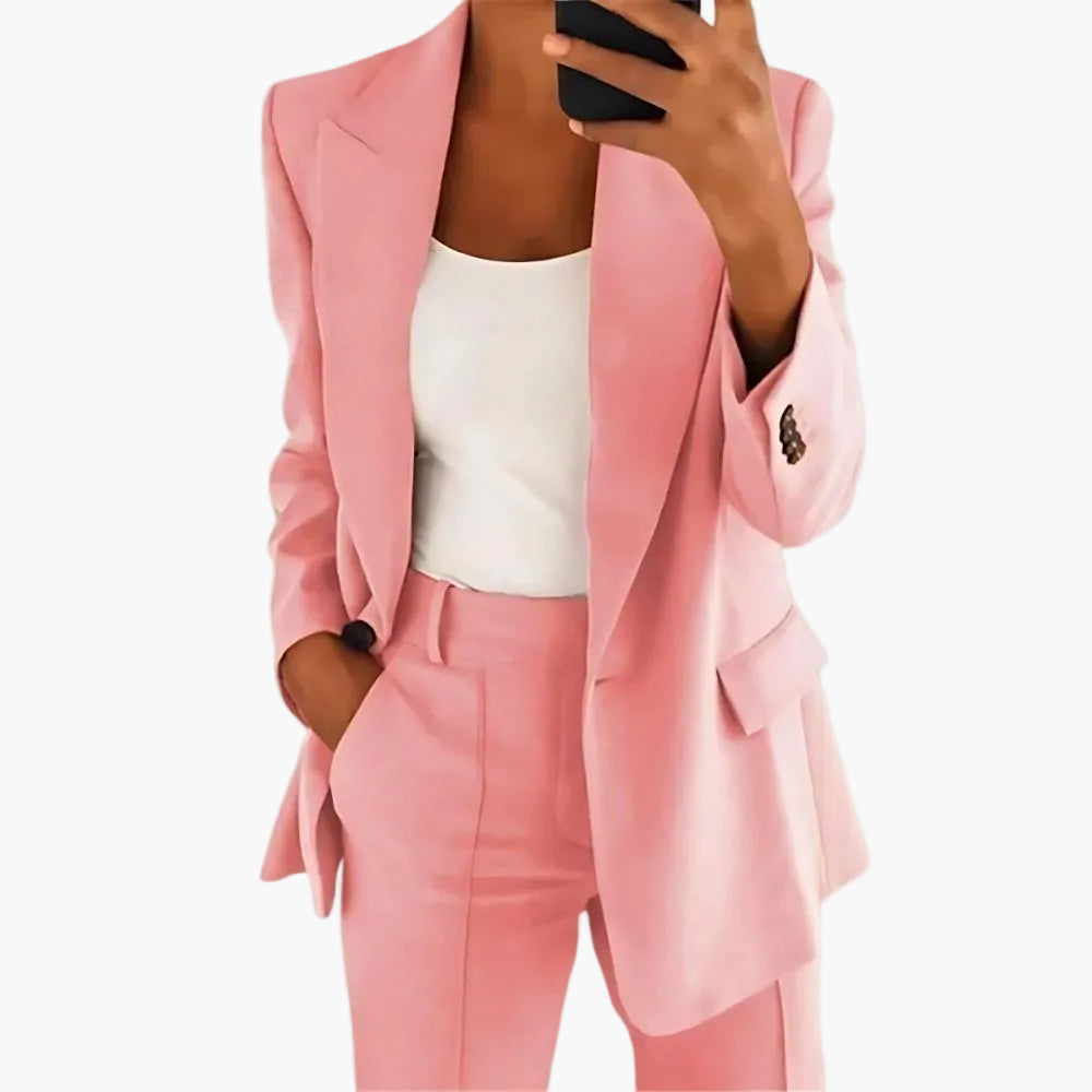 Damen Hosenanzug im eleganten Business-Look