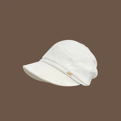 Damen Beanie Mütze mit Krempe und Metall-Applikation